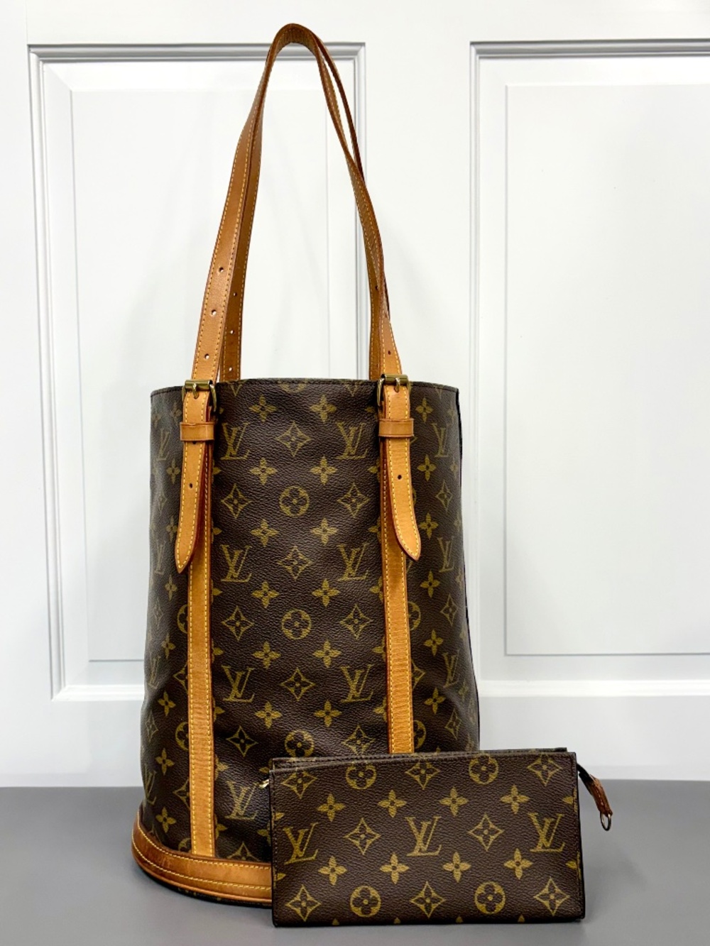 Vintage 90’s Louis Vuitton Bucket Bag Monogram Canvas & Small Pouch New Interior
